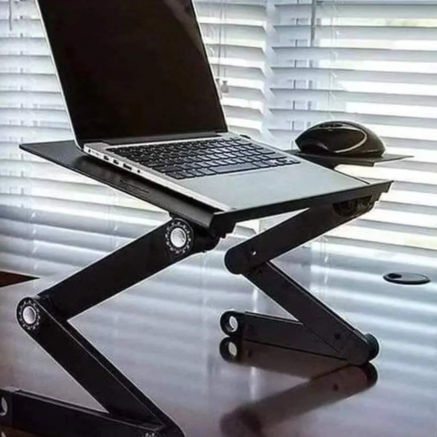 Adjustable laptop stand