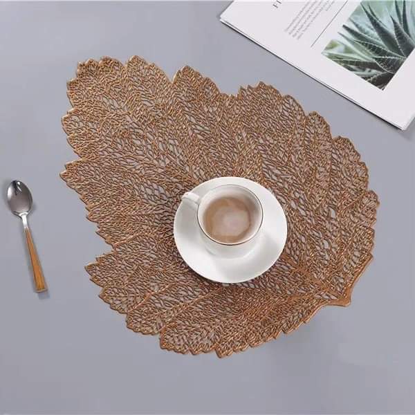 Table mats set