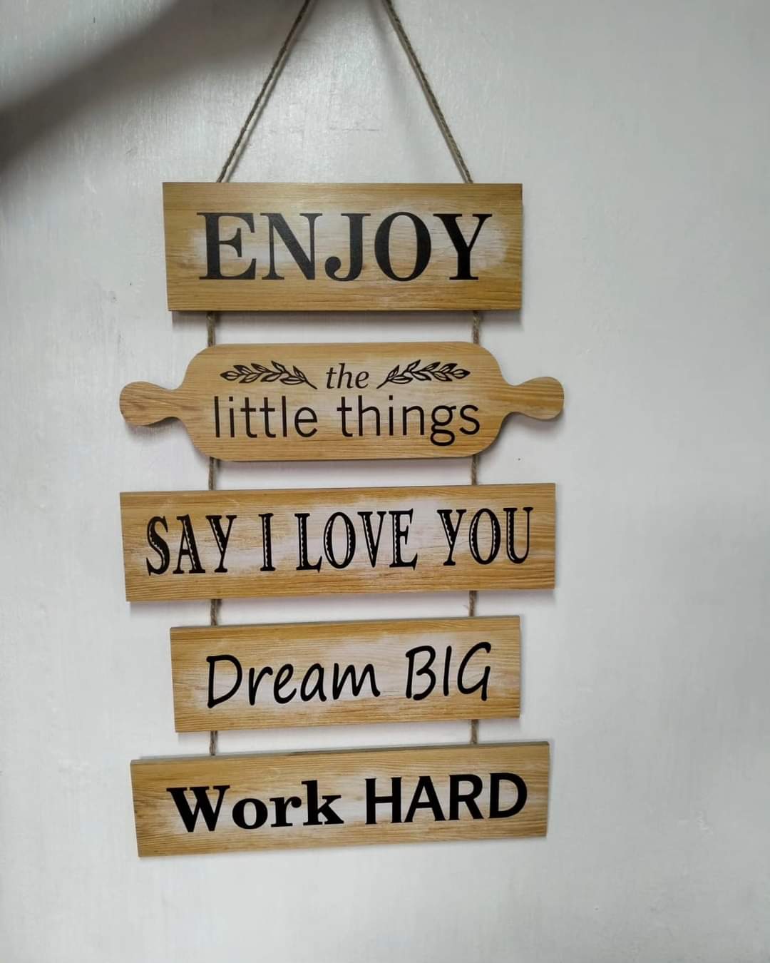 Wooden wall hangings