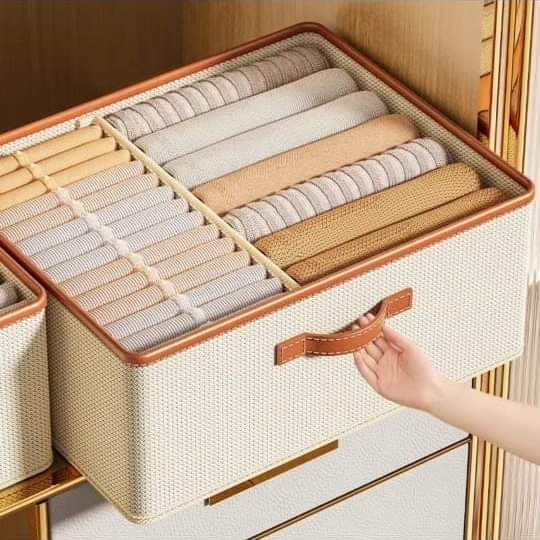 Clothes storage organizer