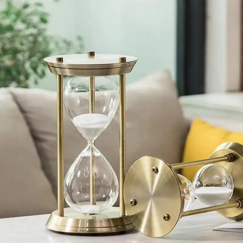 Gold hourglass 60 minutes