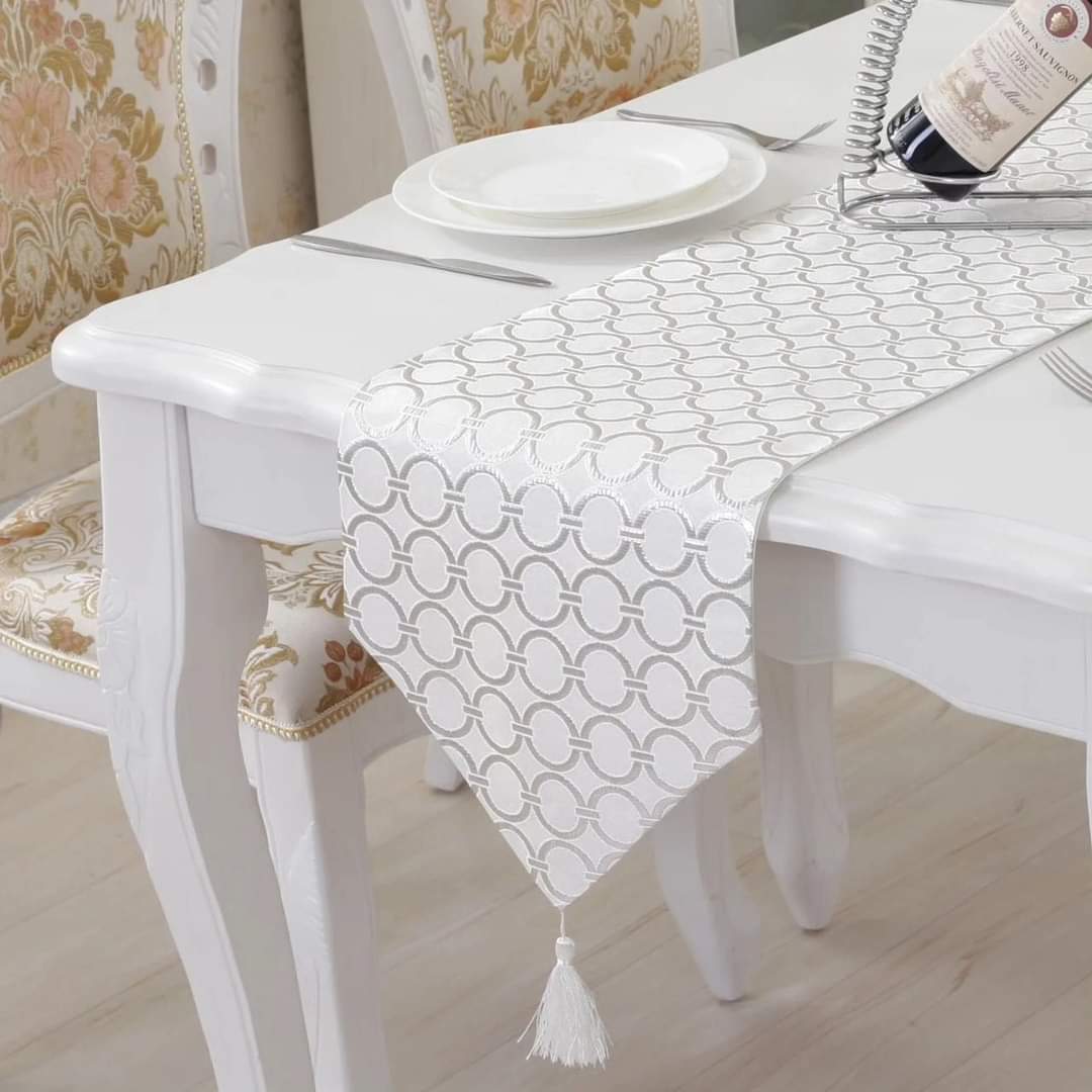 gold/silver table runner