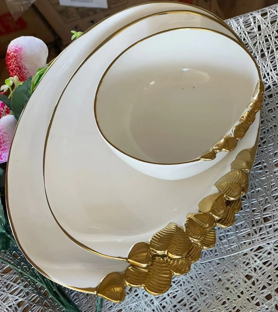 18 PCs  Oval dinner set