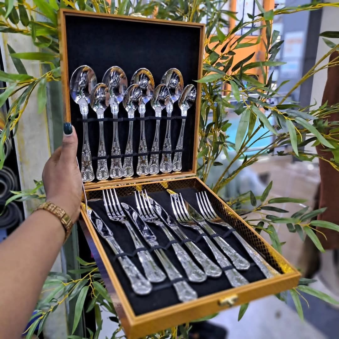 16pcs cutlery plus case