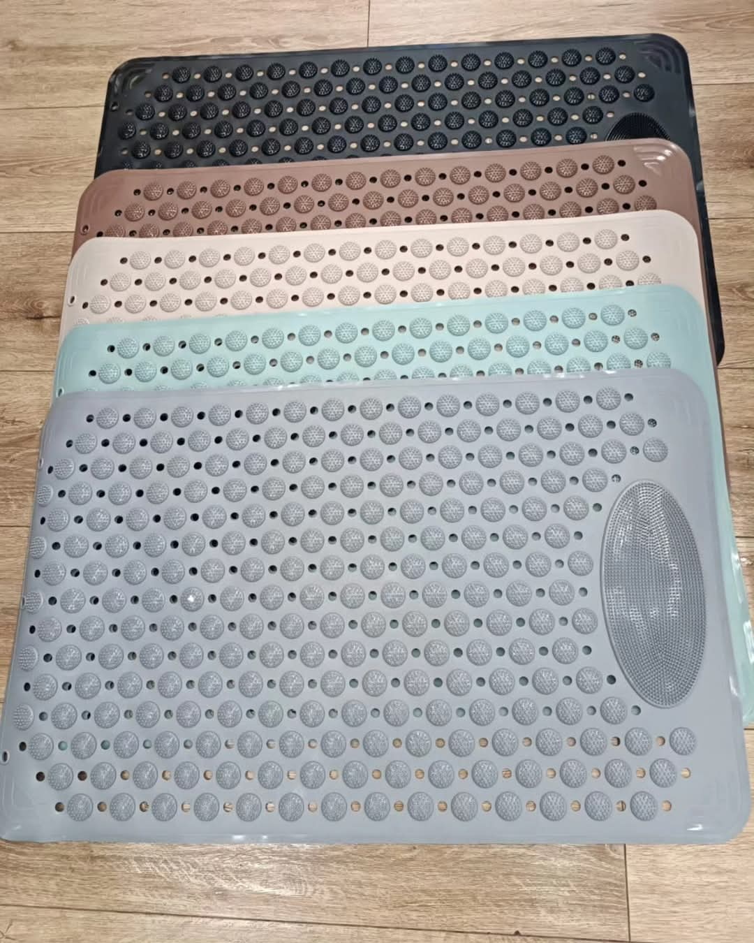 Bathroom anti slip mat