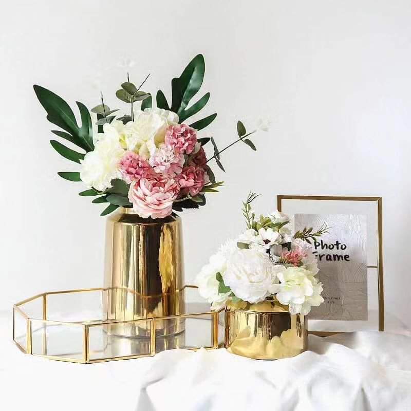 Plain gold ceramic vases