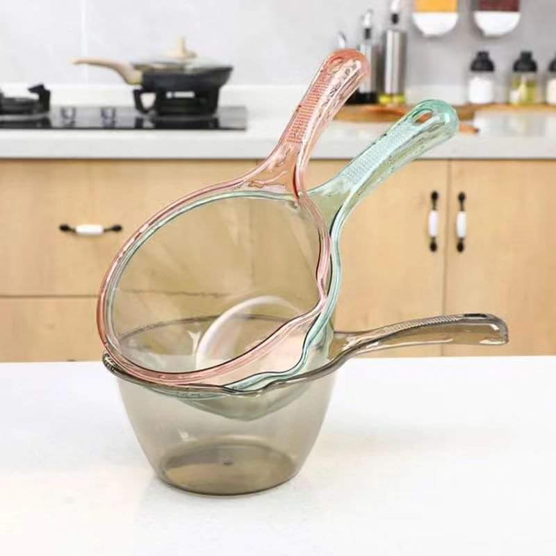 1Pc Transparent Long Handle Water Scoop