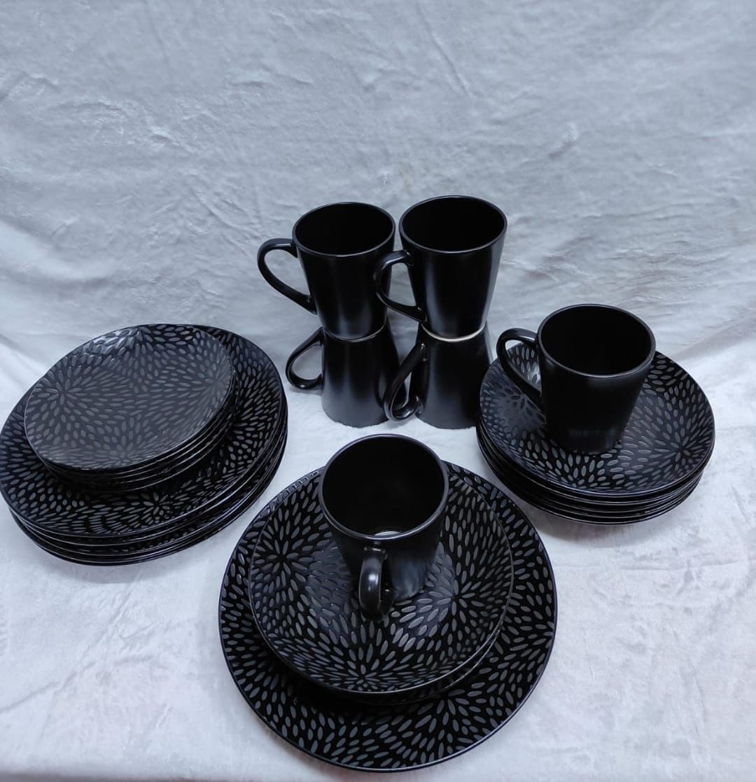 24Pcs Black Dinner Set