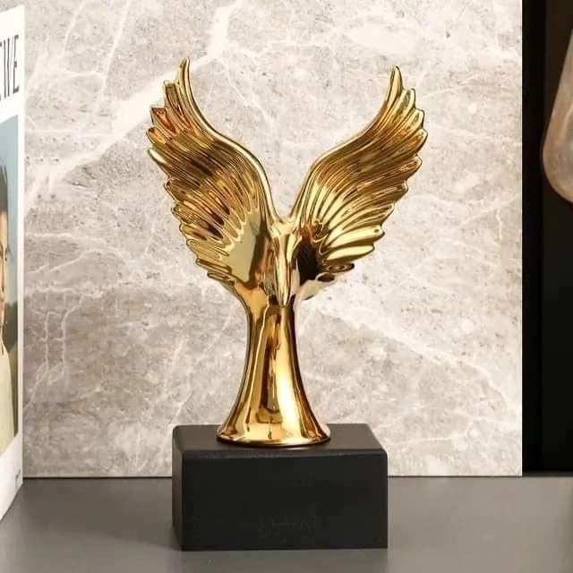 Creative Eagle Wing Sculpture