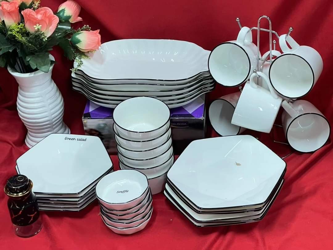 36pcs Black Rimmed Dinner Set