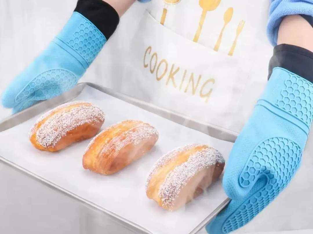 Double Layered Oven Mittens