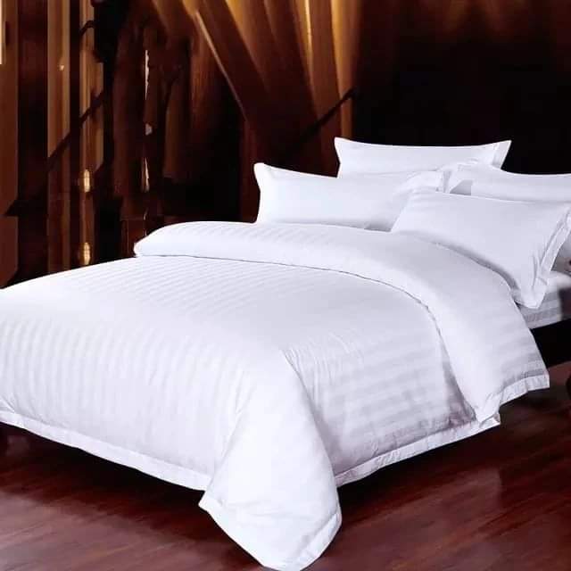 White stripped binded duvet set