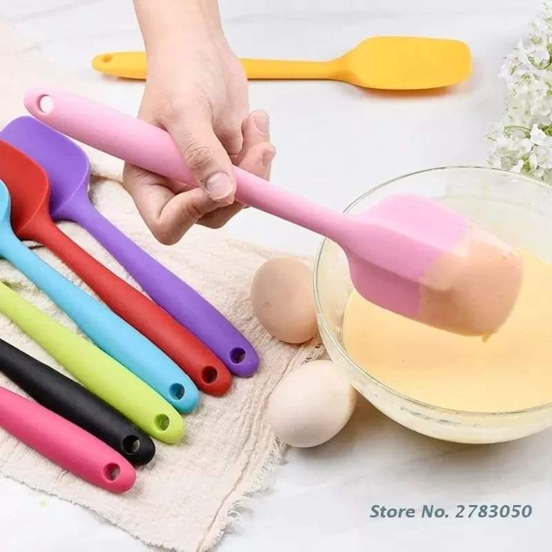 Heat resistant silicone spatula