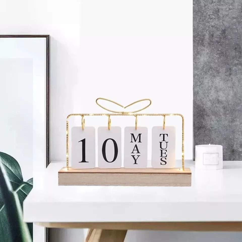 Decorative Desktop Calendar