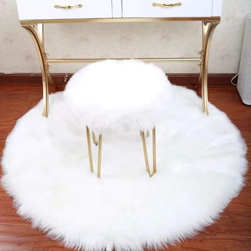 White Round Faux Fur Rug