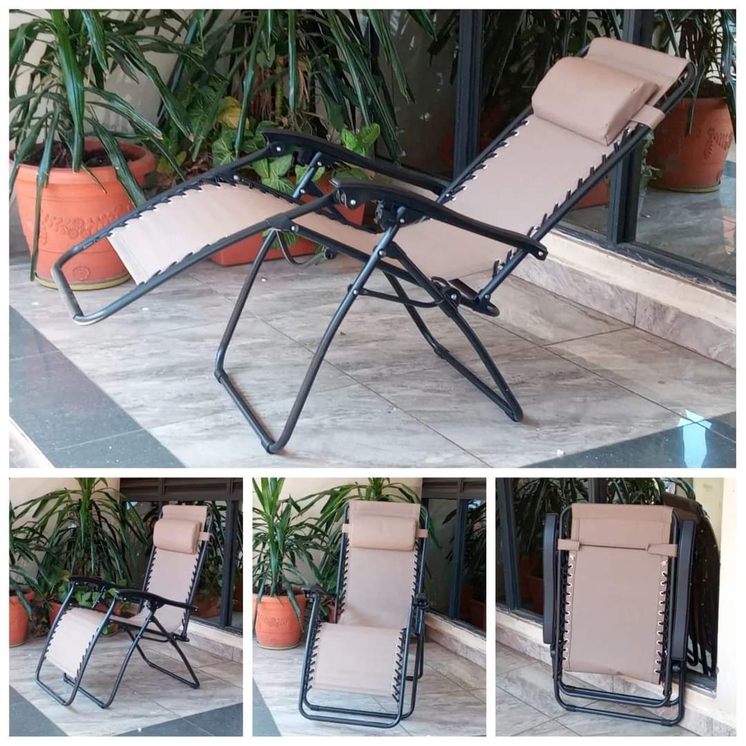 Outdoor Folding Zero Gravity Reclining Lounge Chair