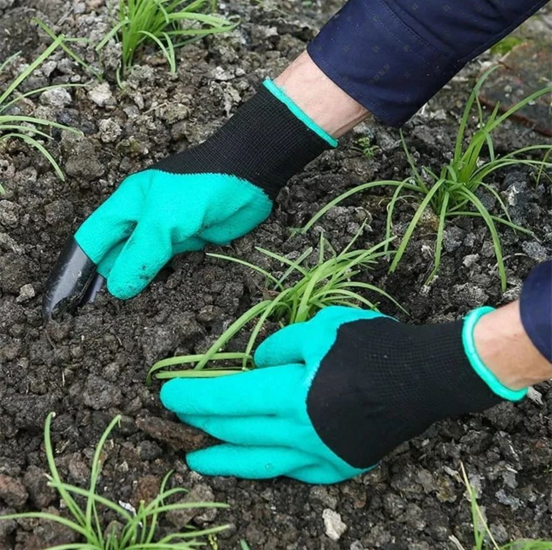 Gardening gloves with claws